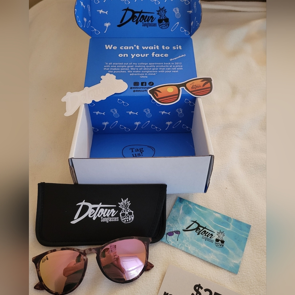 Detour Sunglasses with Black Case